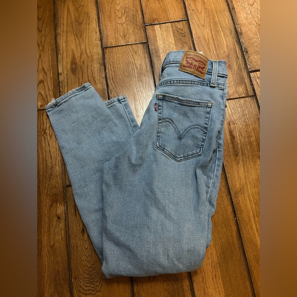 Levi's highrise mom Jeans